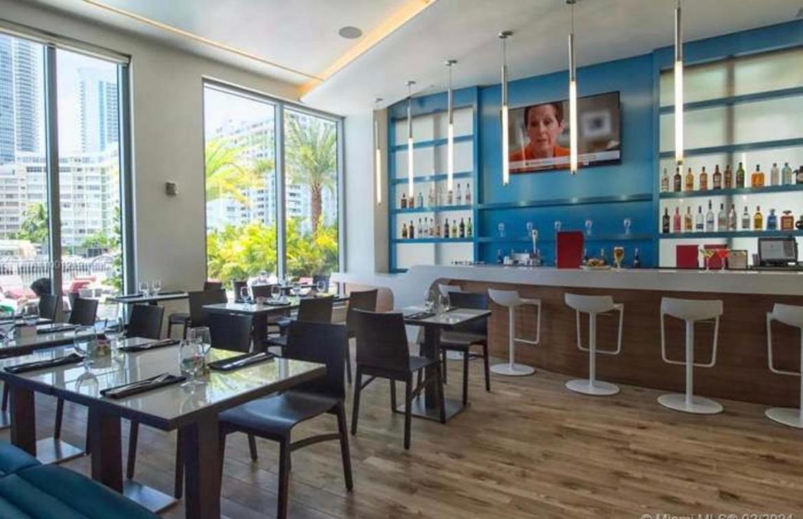 Stunning Penthouse Suite Waterfront 2Bd 2Ba Hallandale Beach Exterior photo